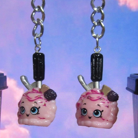 Ice Cream Earrings 🍨 - Picture 2 of 2